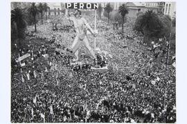 [Concentración partidaria en Plaza de Mayo]