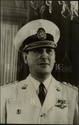 [Foto Perón con uniforme]