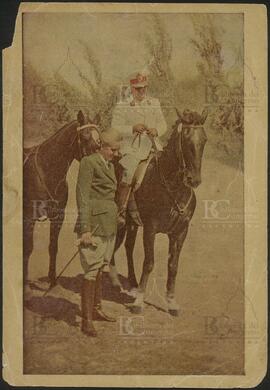 [Poster de Eva y Perón junto a caballos]