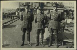 Perón junto a dos hombres